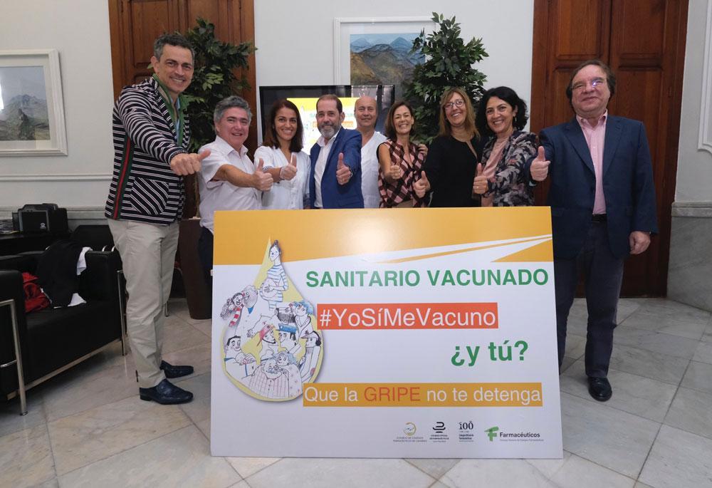 Grupo de sanitarios vacunados contra la gripe